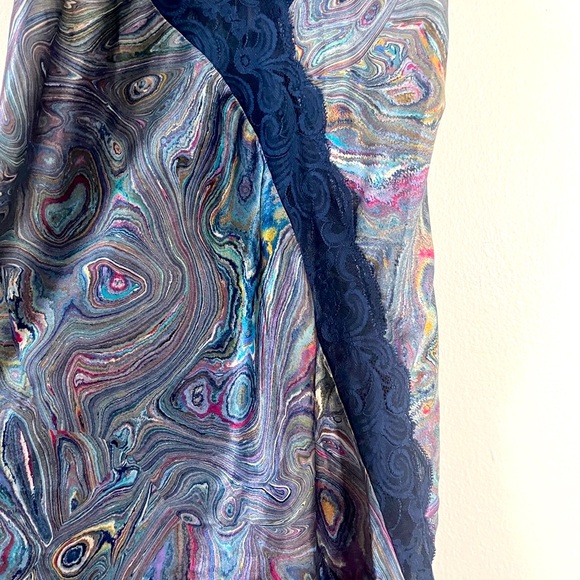 Vintage Colorful Abstract Patterned Slip with Lace - Picture 3 of 4